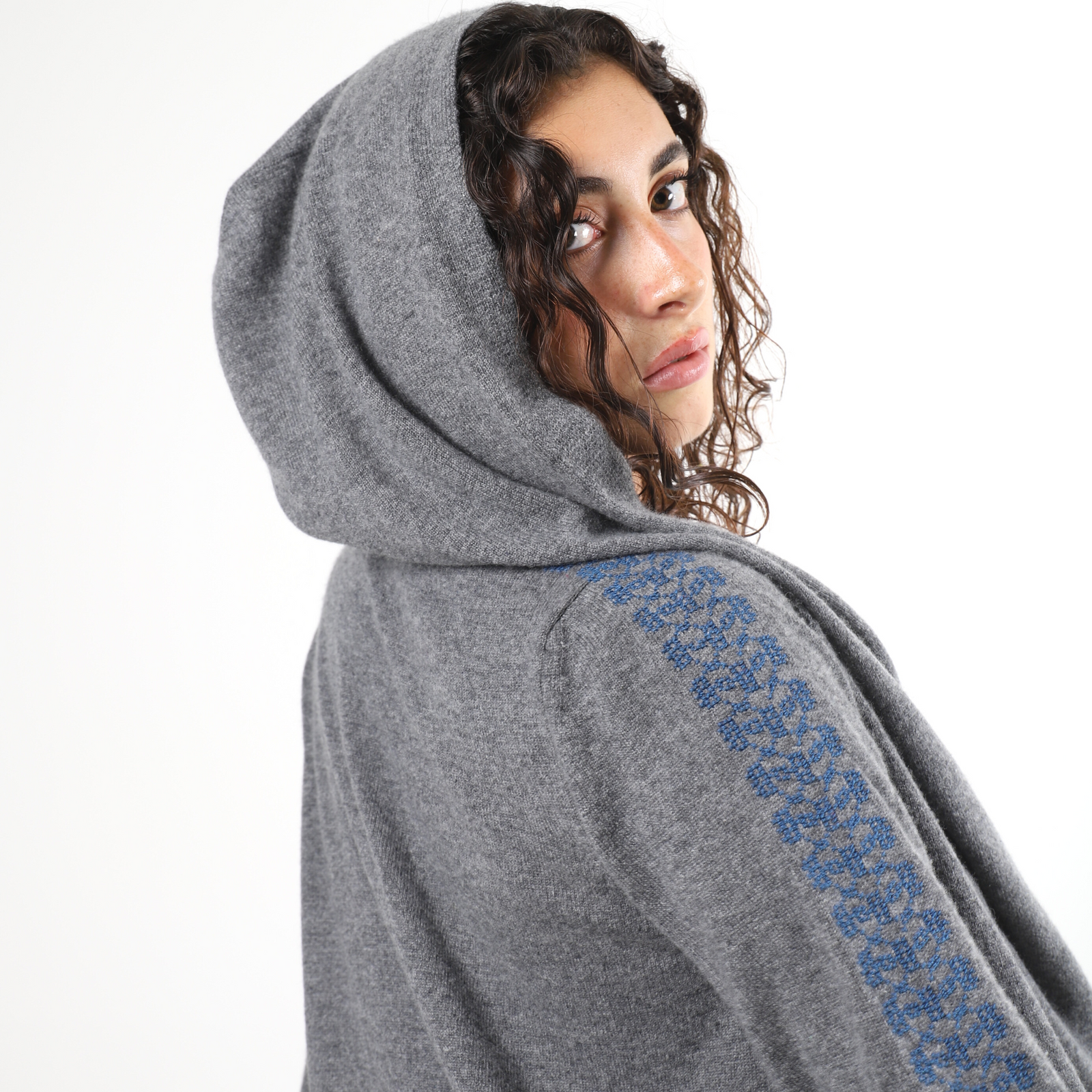 GRAY CASHMERE HOODIE BEEHIVE