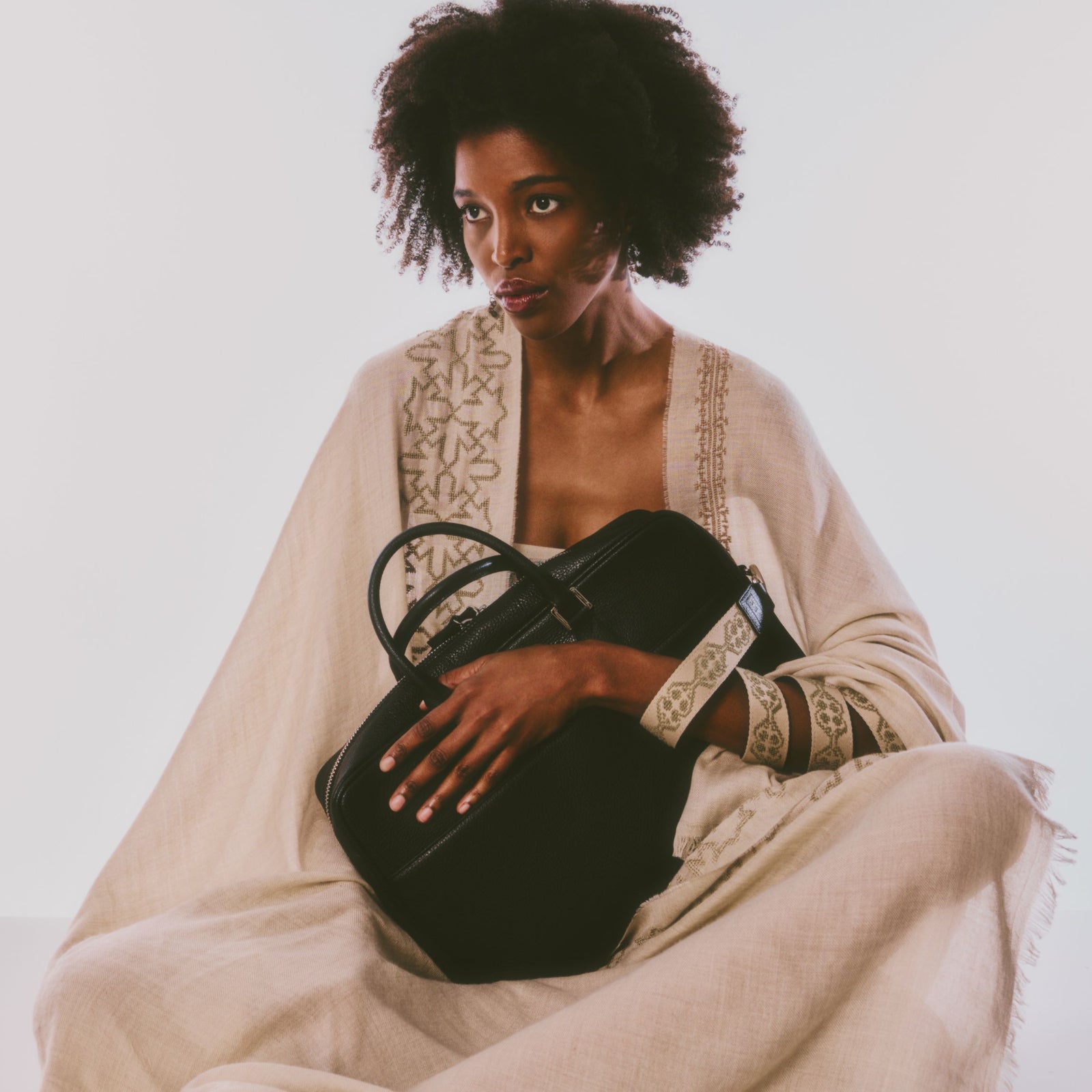 BEIGE CASHMERE & SILK SHAWL KHAKI SULTAN HAN