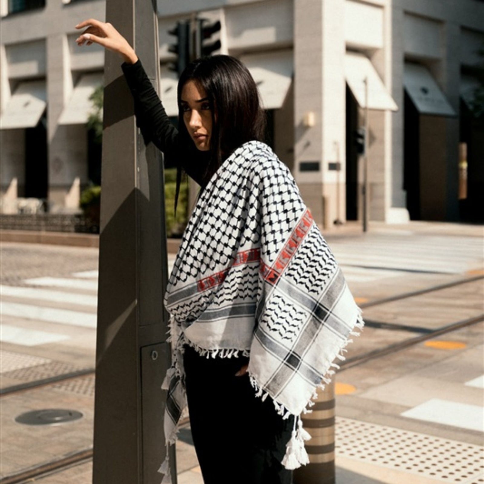 BLACK & WHITE MAKATEEB (MESSAGES) COTTON KEFFIYEH