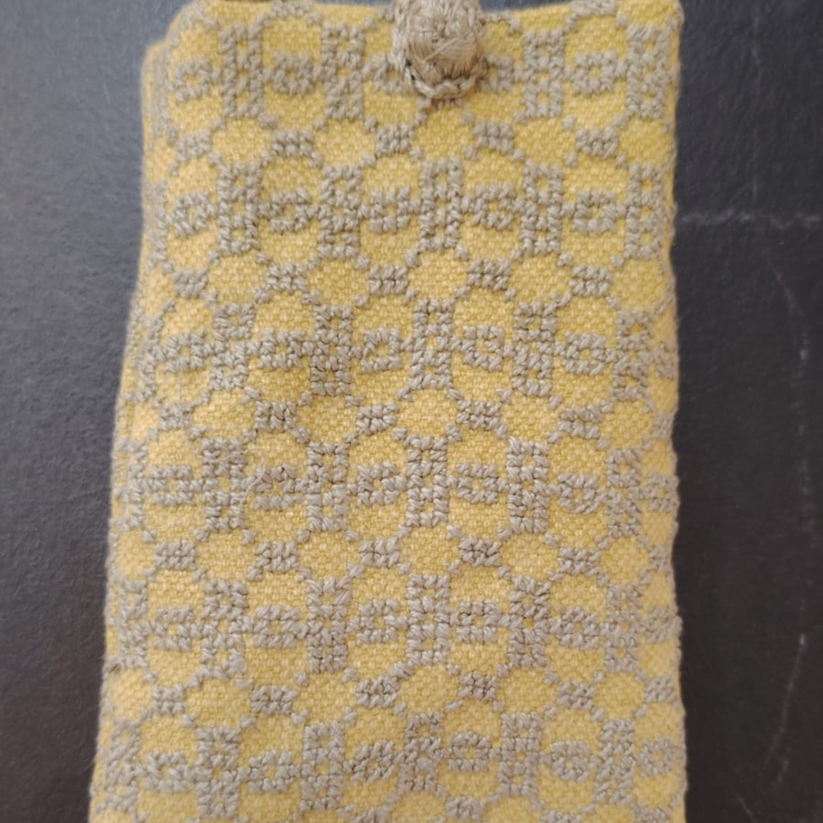 COTTON & LINEN PHONE POUCH | BEEHIVE